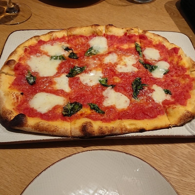 ピッツァ クラシカ【PIZZA】(オービカ モッツァレラバー 横浜店)