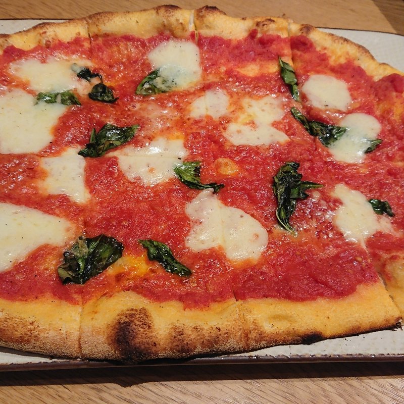 ピッツァ クラシカ【PIZZA】(オービカ モッツァレラバー 横浜店)