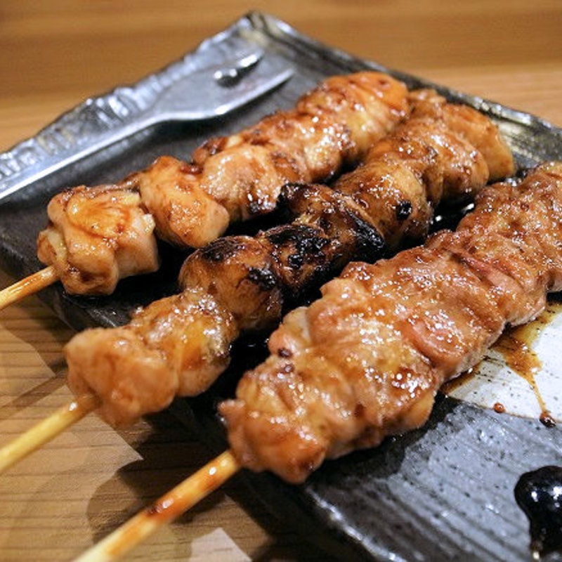焼き鳥（もも、ぼんじり、せせり）(居酒茶屋 鑪)
