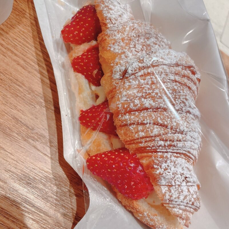 クロワッサンサンド　いちご(BOUL'ANGE)