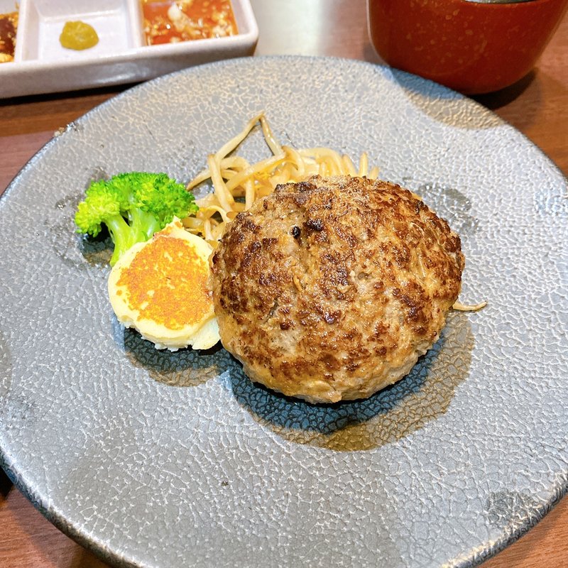 最高級の黒毛和牛100ハンバーグランチ(鉄板焼 grow 後楽園店)
