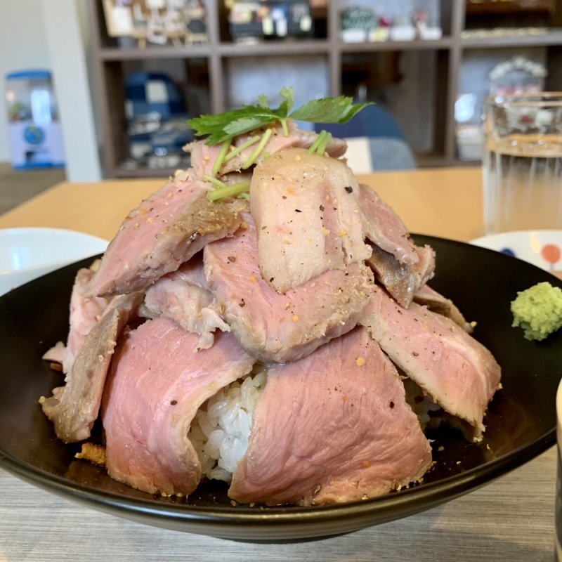 豚ステーキ丼定食  肉ダブル(ごはん屋 ココデエエガ)