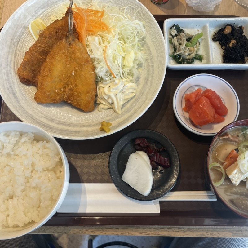 アジフライ定食(酒と飯　たまる食堂)