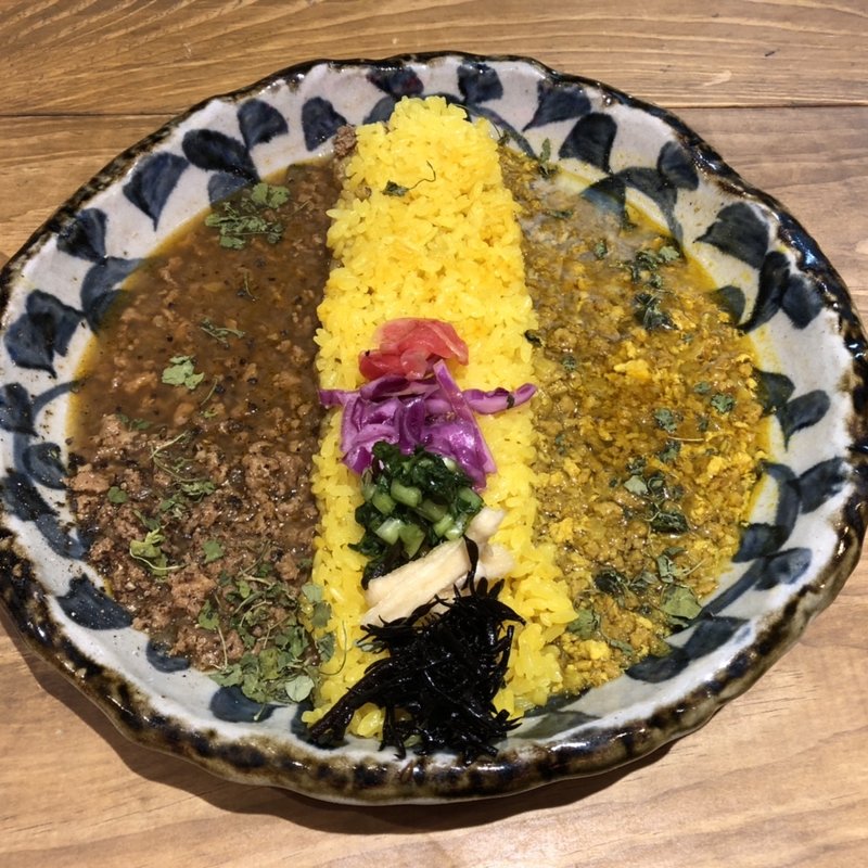 2種あいがけ(お出汁とスパイス 元祖 エレクトロニカレー)