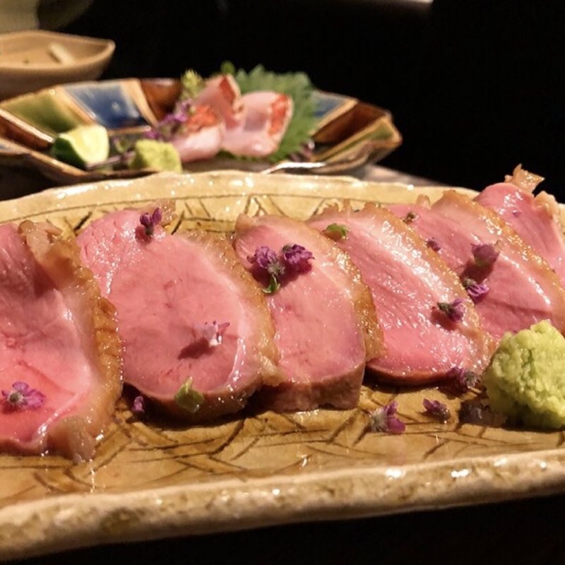 鴨の低温調理にんにく醤油(ぽんしゅや三徳六味　四条烏丸店)