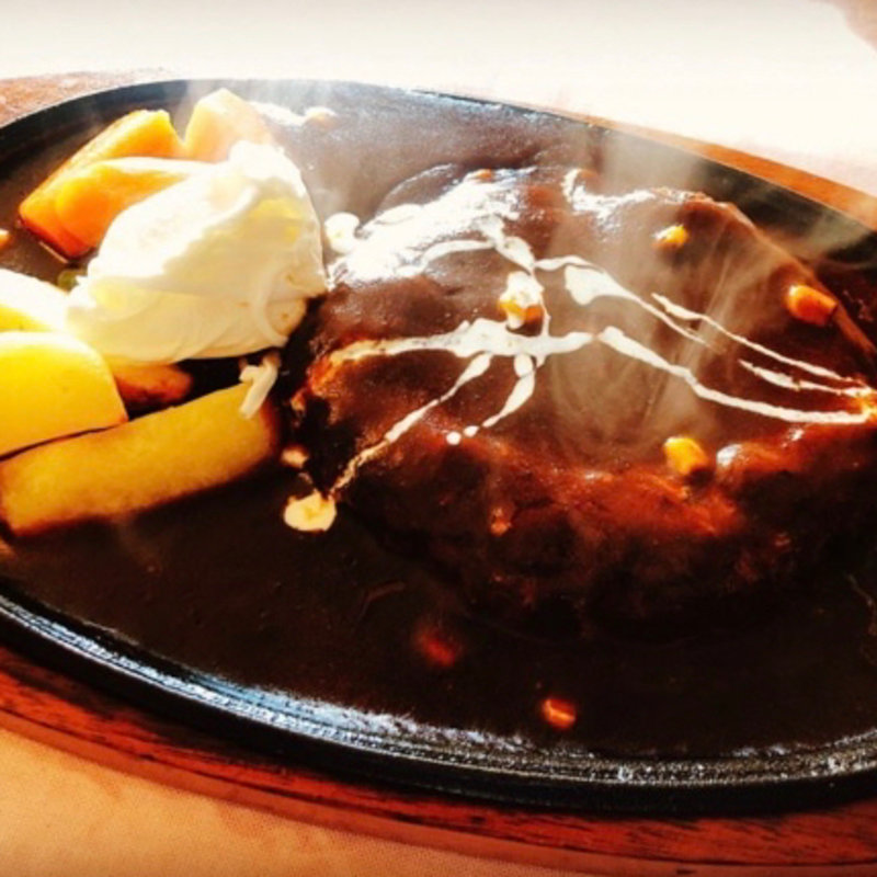 ハンバーグ(レストラン リーフ)