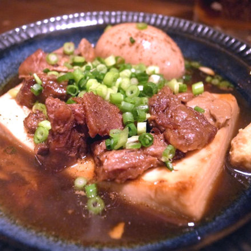 牛すじ肉豆腐＋たまご(大衆サカバ39番地.)