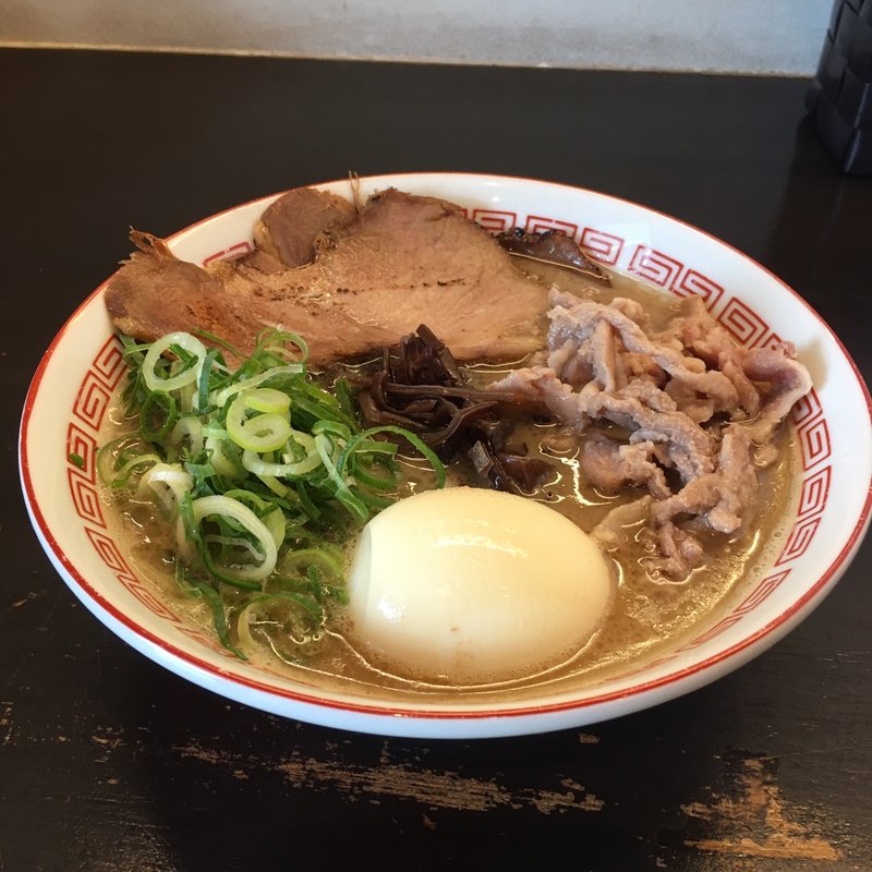 博多とんこつ(特別バージョン)(博多とんこつ 豚の足跡)