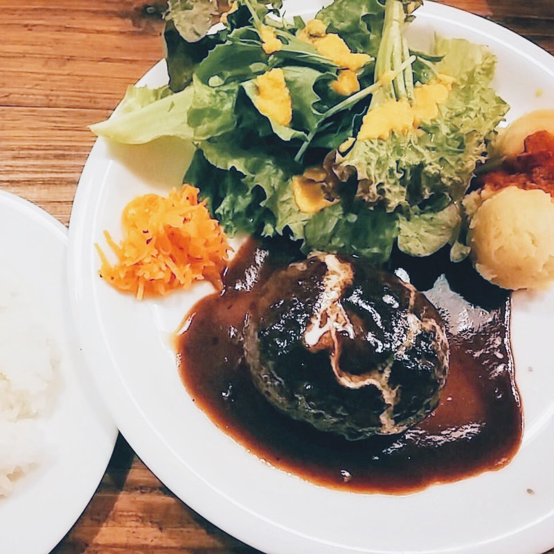 岩手産短角牛100％ハンバーグ 自家製天然酵母ソース(北出食堂)