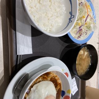 ブラウンソースエッグハンバーグ定食(松屋 南池袋店 )
