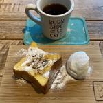 濃厚フレンチトースト(BURN SIDE ST CAFE CRAFT KITCHEN✕台湾カステラ 黄白白(ファンパイパイ)くずは店)