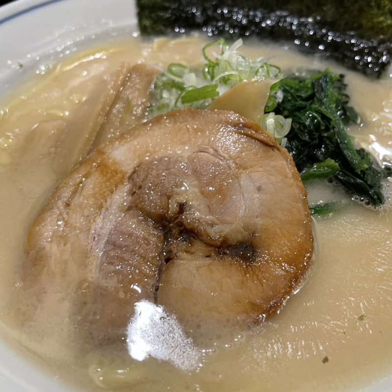 塩豚骨ラーメン(醤油豚骨ラーメン　きんいろ)