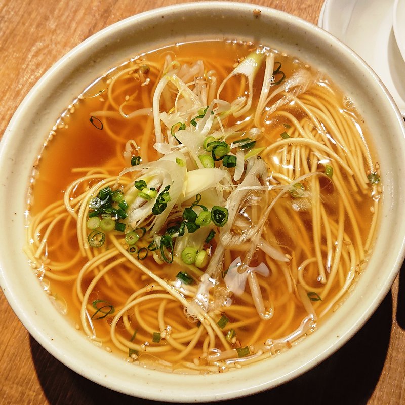 あご出汁醤油ラーメン(アカマル屋 川崎東口店)