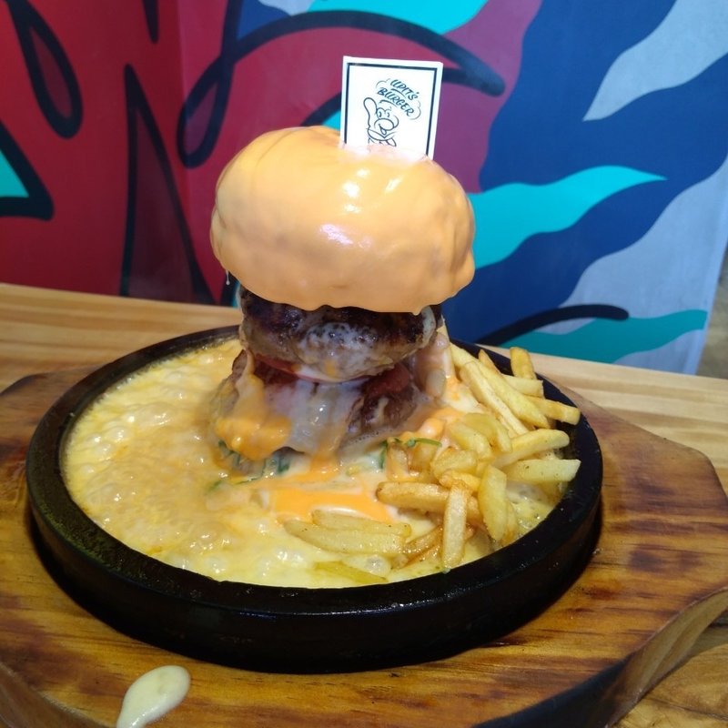 溶岩バーガー(UPIT'S BURGER (アピッツバーガー))