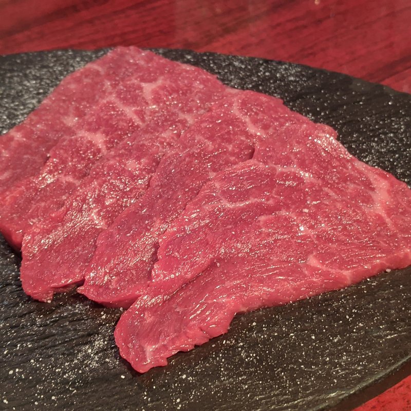 近江牛　岡崎牧場　未経産牛50ヶ月超長期肥育　カメノコ(にくがとう　人形町店)