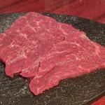 近江牛　岡崎牧場　未経産牛50ヶ月超長期肥育　カメノコ(にくがとう　人形町店)