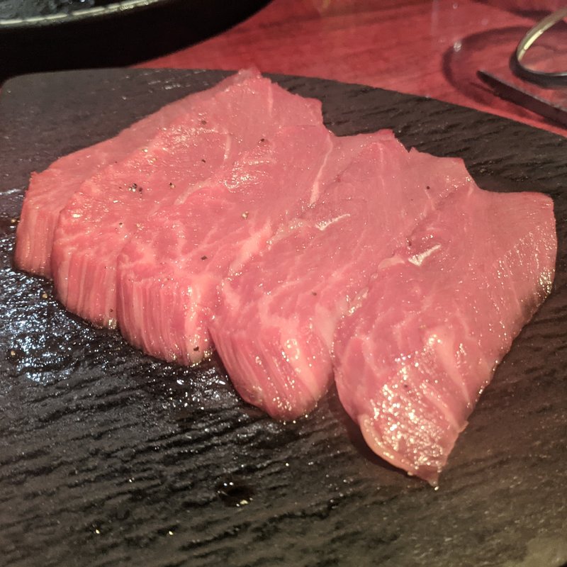 青森県　ヒレミニヨン(にくがとう　人形町店)