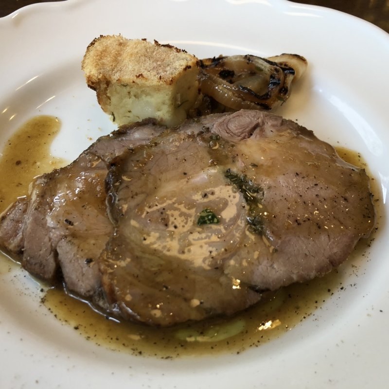 もち豚肩ロースのオーブン焼き 白ワインと香味野菜のソース(トラットリア ダ ゴイーノ （TRATTORIA Da GOINO）)