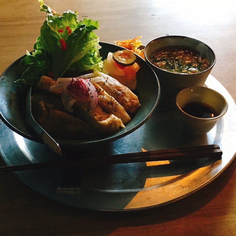 蒸し鶏のせご飯(circus)