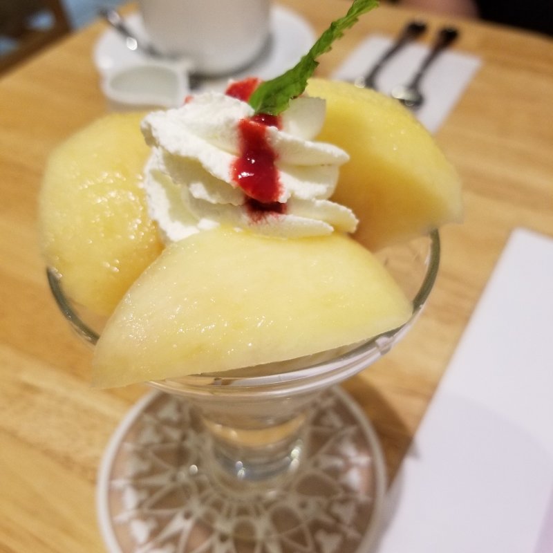 桃のミニパフェ(ホットケーキパーラーFru-Full赤坂店)