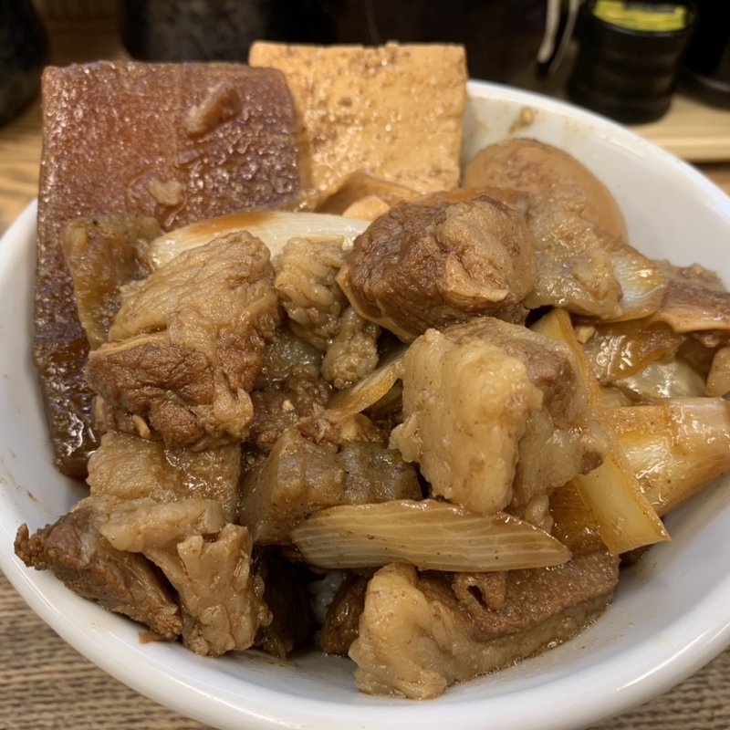 デラ肉めしあたま大盛(岡むら屋 新宿西口店)