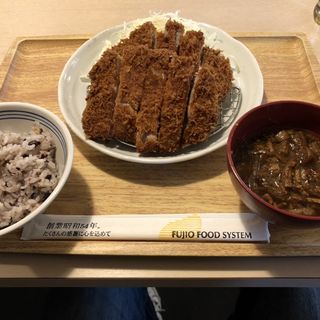 ロースカツ定食(かつ満 交野倉治店)