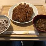 ロースカツ定食