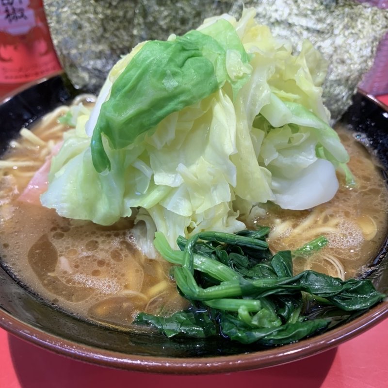 ラーメン中盛・キャベツ(横浜ラーメン真砂家)