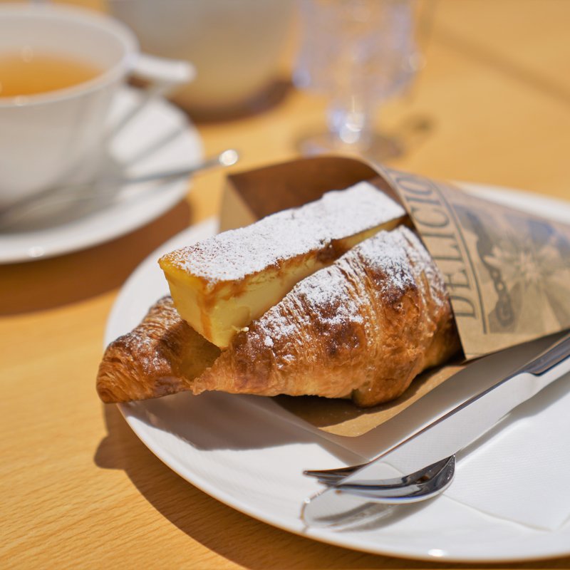 ケーキセット（クロワッサンドカタラーナ・プレーン）(パティスリーフレール)