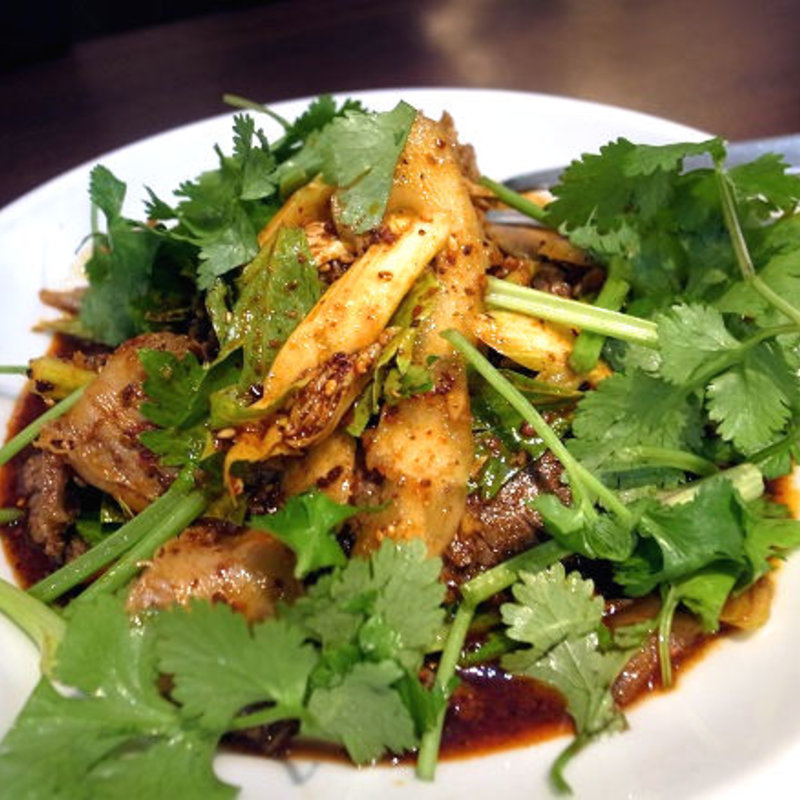 ハチの巣と牛すね肉の和え(川城)