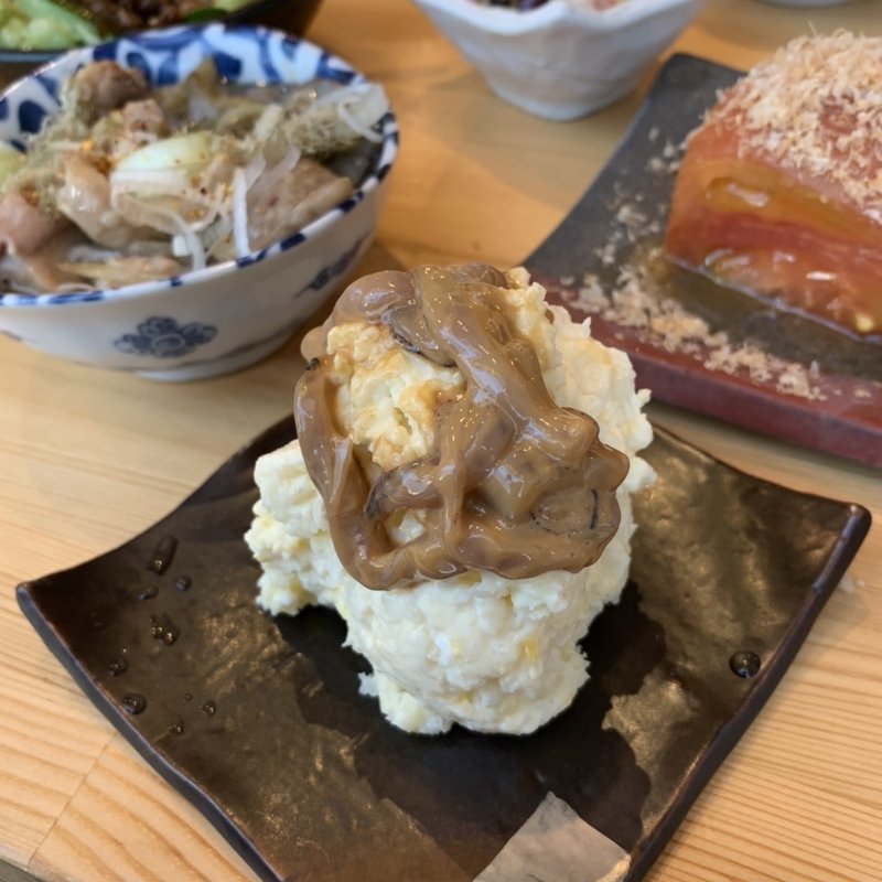 ポテトサラダ「塩辛か炙り明太子選べるよ」(酒枡)