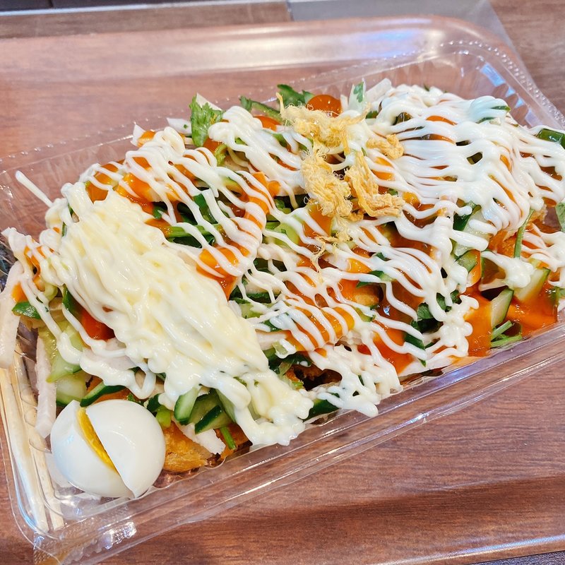 ベトナム風ラー油がけバインミー(バインミー シンチャオ三宮)