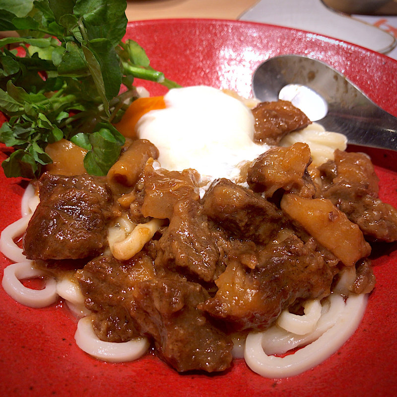 国産牛すじ味噌煮とクレソンのぶっかけうどん(うどん酒場 七右衛門 エスパル仙台店)