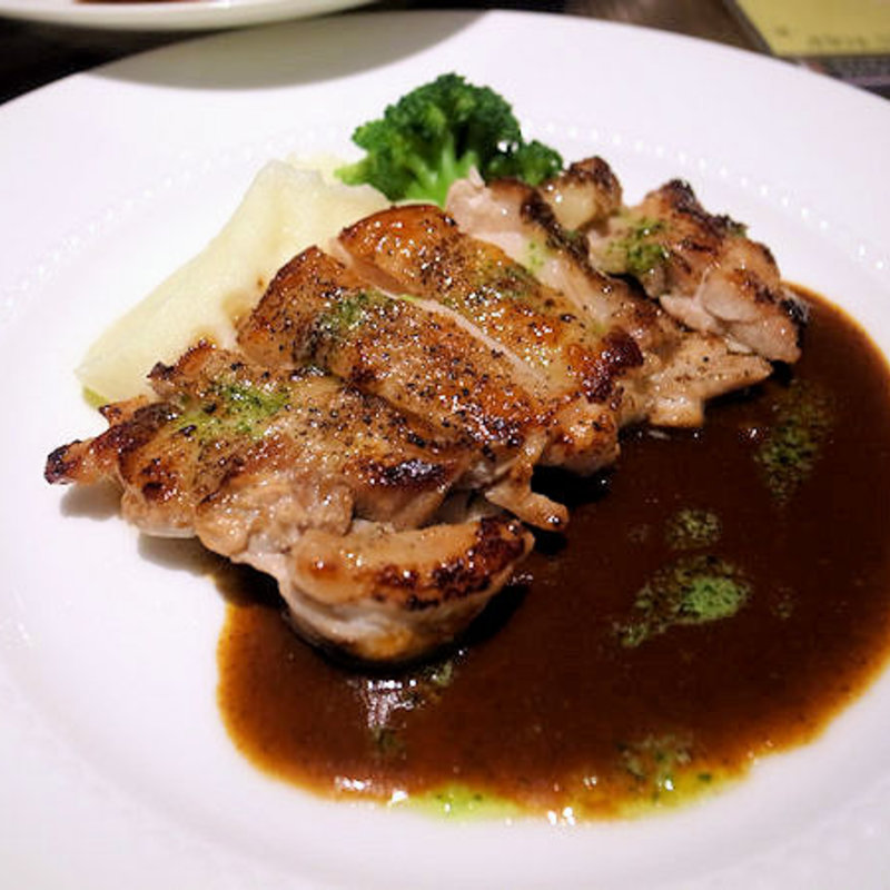 チキングリル 赤ワインソース(キッチン ロック ポット)