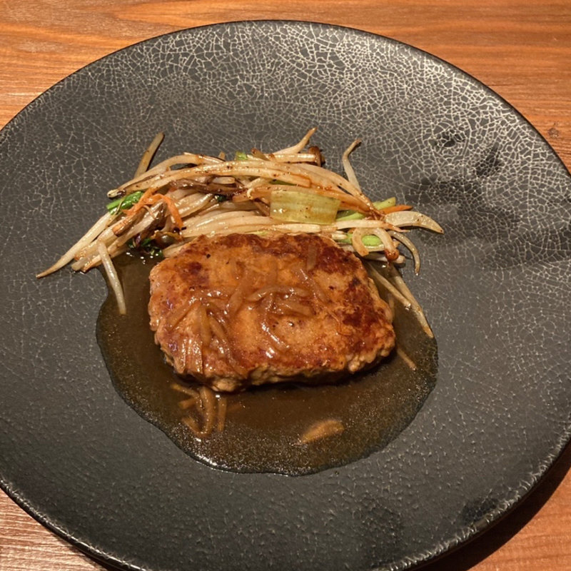黄金比率のハンバーグ(鉄板焼さらさ)