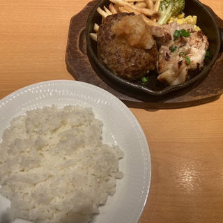 ハンバーグコンボ　鶏肉塩麹焼き(YEBISU BAR 銀座二丁目店 （エビス バー）)