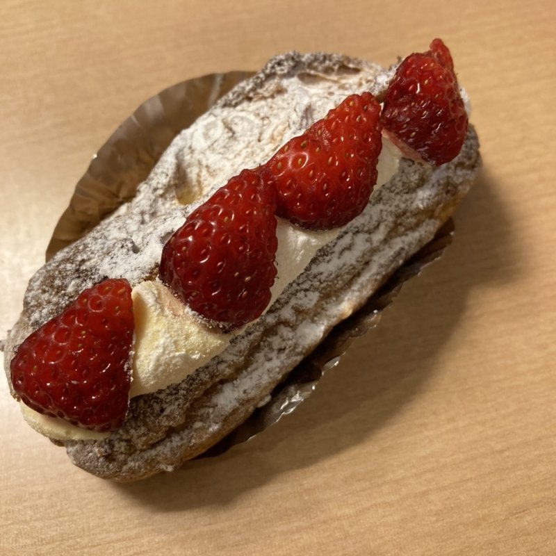 苺のシューロシェ(ブルーフォンセ 福岡三越店)