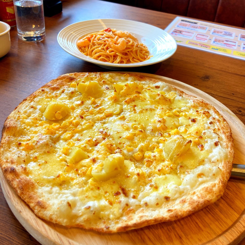 えびのビスククリームソースとピッツァポテト&コーン(オリーブの丘 多摩ニュータウン店 )