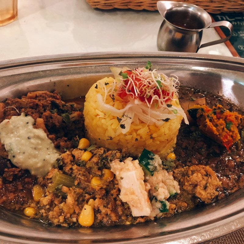 3種あいがけカレー(旧ヤム鐡道)