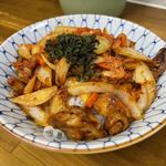 鶏キムチ焼肉丼(ラーメン専科 竹末食堂)