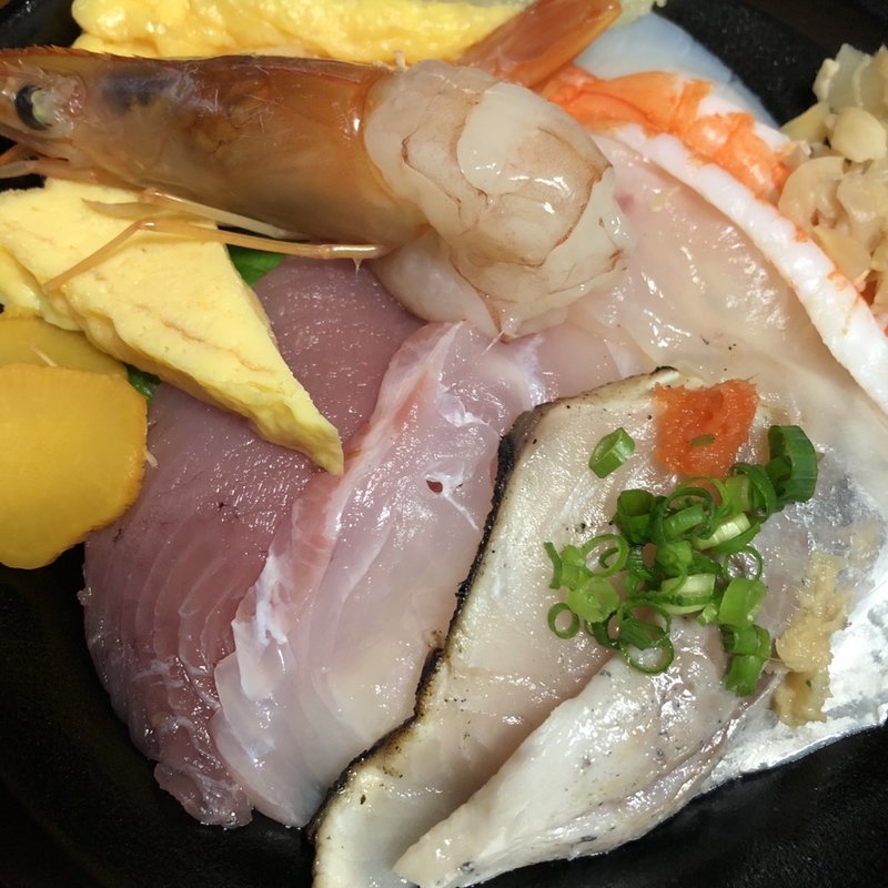 海鮮丼(すし処 まる辰)