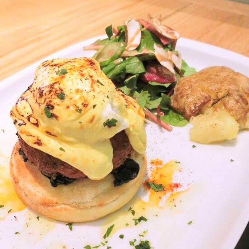 クラブケーキエッグベネディクトセット(Mr.FARMER)