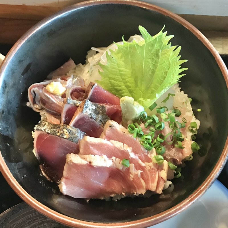 漁師丼(居酒屋 肴とり)
