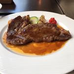 鉄板で焼き上げるステーキランチ(オールデイダイニング モンマルトル)