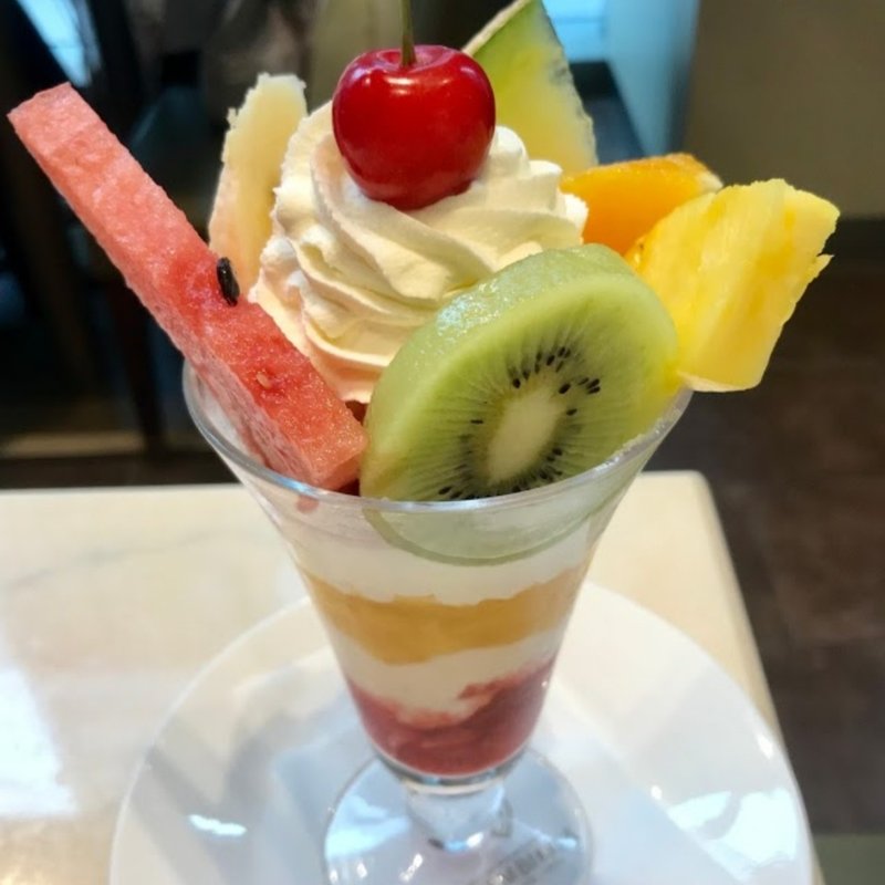 千疋屋スペシャルパフェ(千疋屋総本店 KITTE丸の内店)