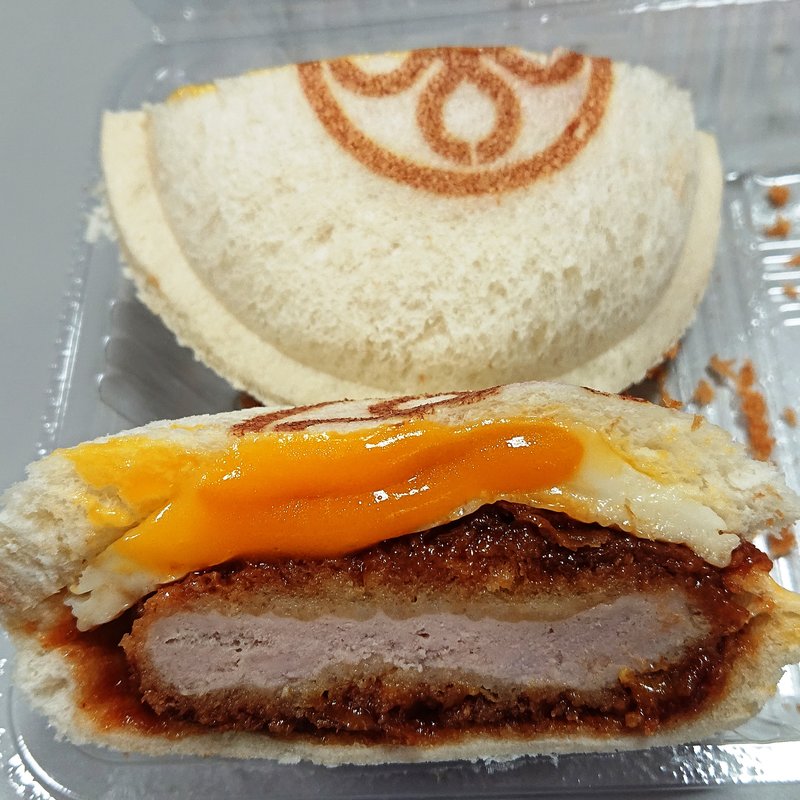 大人のポケットサンドたまとろヒレかつ(まい泉)