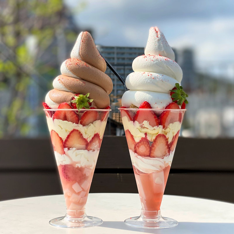 船方ソフトの苺パルフェ(Cafe＆BAR PLAT FARM)