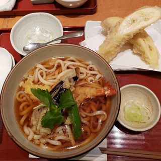 天ぷらうどん(古奈屋 横浜ジョイナス店)