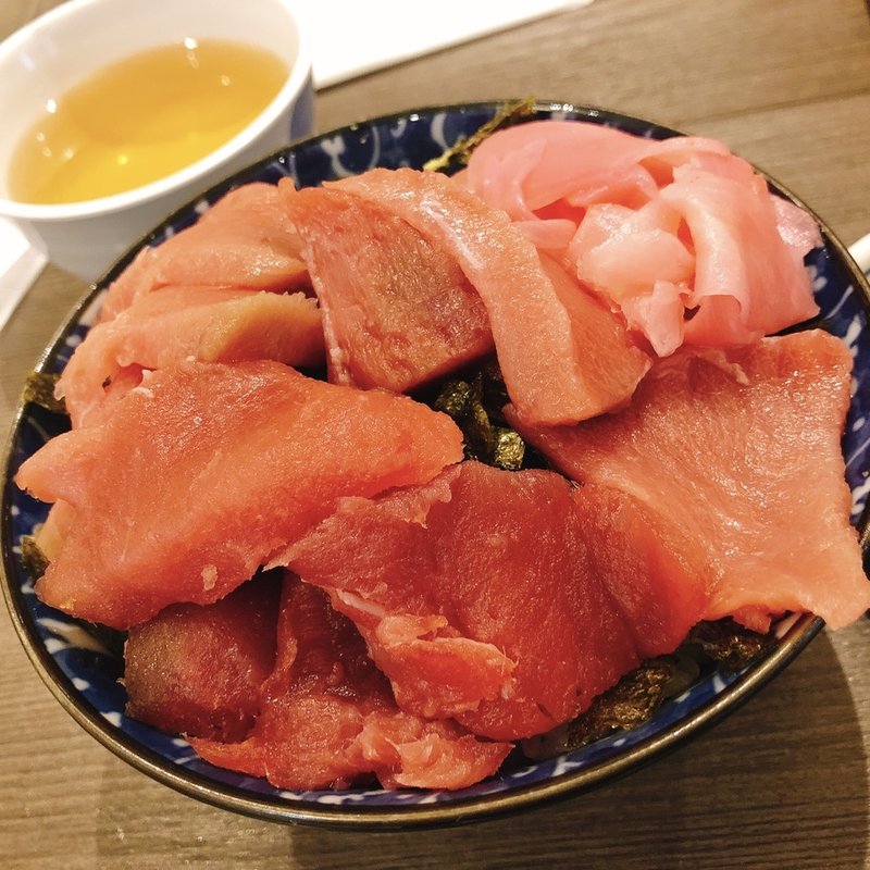 中トロ丼(海鮮丼の駅前 大阪1号店)