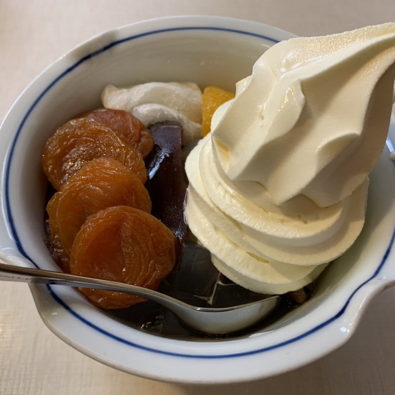 あんずクリームあんみつ(あんみつ　みはし　上野本店)